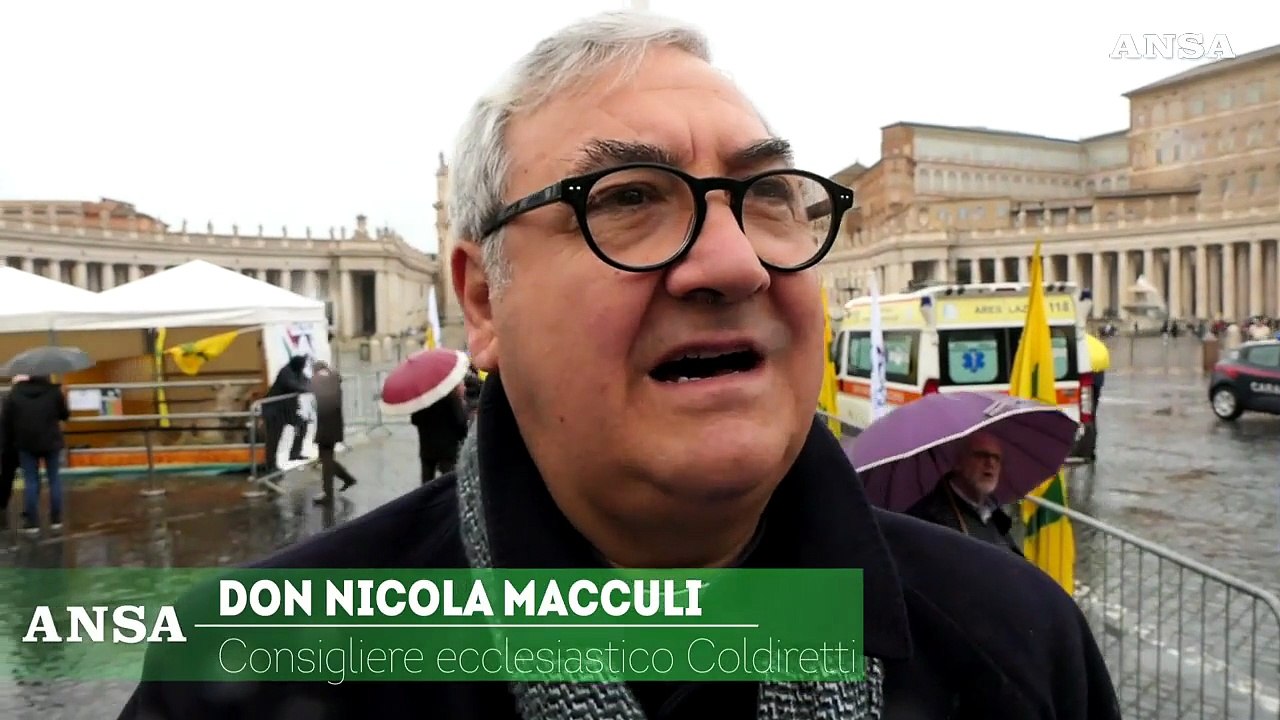 Una stalla su 10 a rischio, mucche e pecore a piazza San Pietro