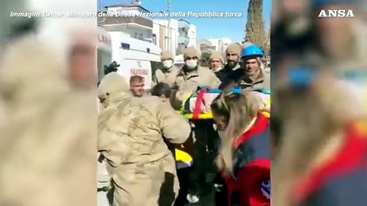 Terremoto in Turchia, bambina di 6 anni salvata dopo 178 ore
