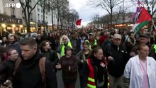 Francia, cortei e tensioni con la polizia nel terzo giorno di proteste
