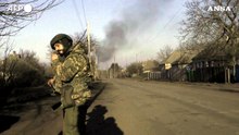 Ucraina, bombardamenti a Bakhmut. colonne di fumo dopo gli attacchi