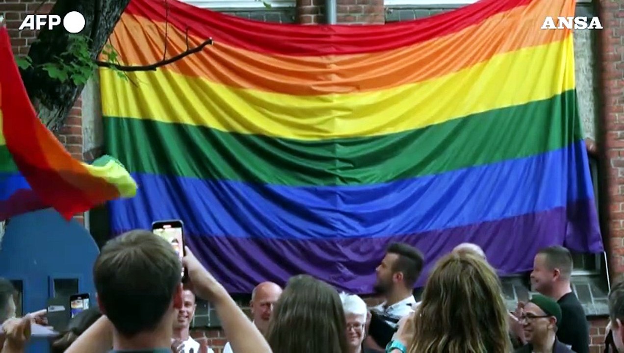 Nell'Ue 13 paesi gia' riconoscono i figli delle coppie gay