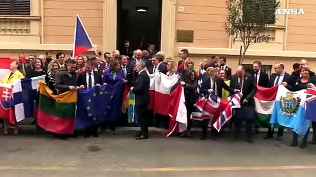 Ucraina, gli ambasciatori di Usa, Svezia e Uk: Uniti per voi