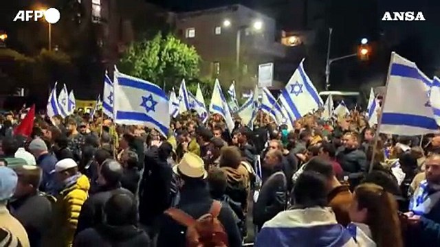 Israele, proteste a Gerusalemme davanti la residenza di Netanyahu