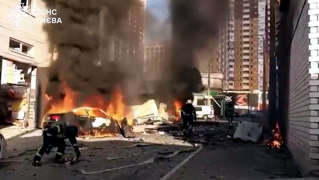 Una oleada de ataques de Rusia contra Ucrania deja al menos diez muertos y decenas de heridos