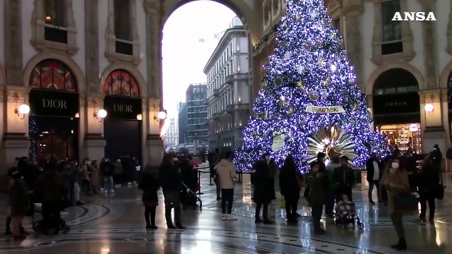 Natale tra bollette e rincari, le famiglie riciclano