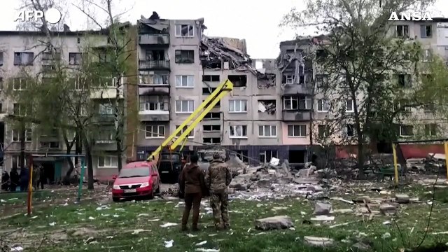 Ucraina, bombardamenti russi su Sloviansk: colpiti edifici residenziali