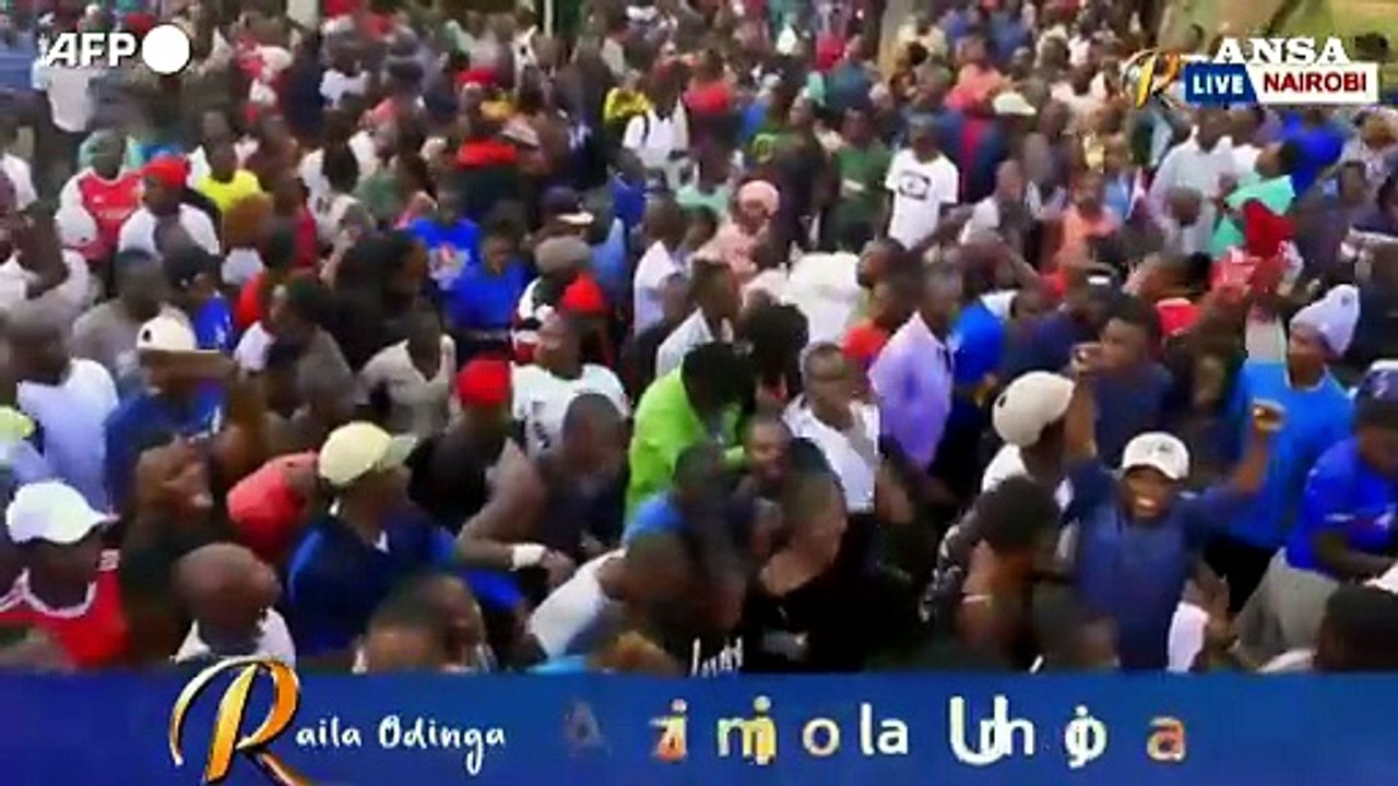 Il Kenya s'infiamma per il carovita, scontri e lacrimogeni