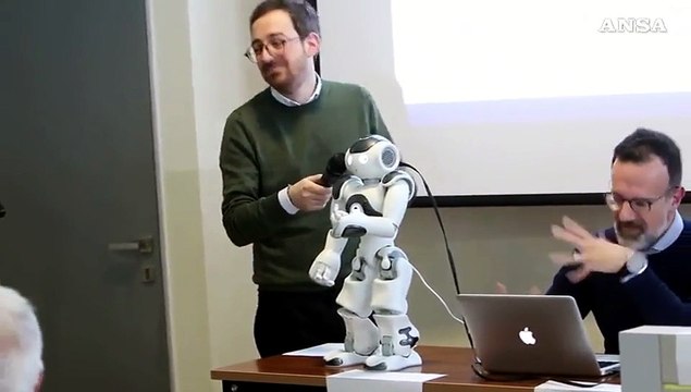 Nao: ecco come parla e comunica il primo robot con intelligenza artificiale - Video