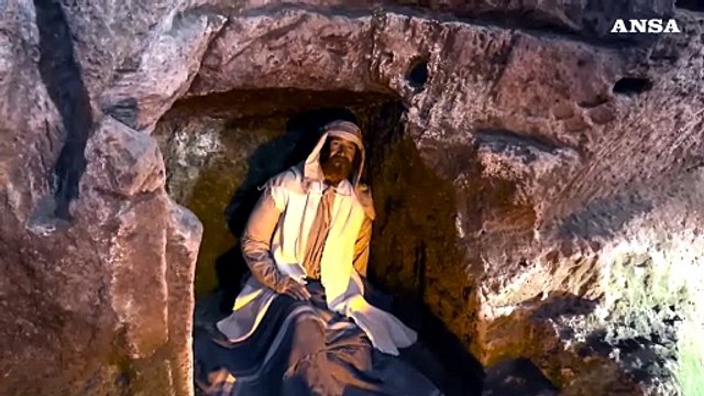 Nativita', resurrezione e uno smartphone in presepe Orvieto