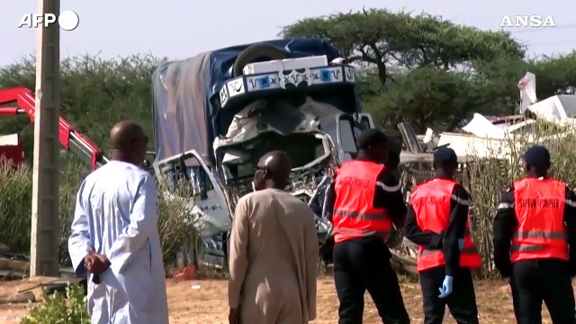 Senegal, scontro tra autobus e camion: 20 morti