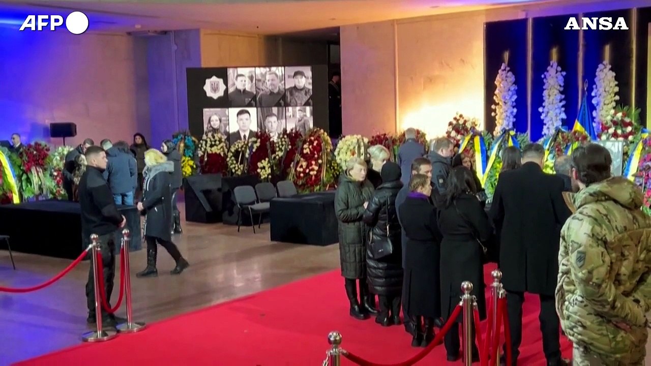Ucraina, a Kiev i funerali del ministro dell'Interno Monastyrsky