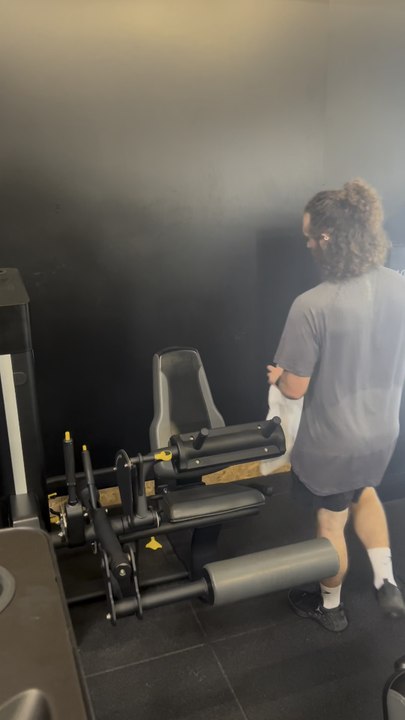 Leg Curl les amis en 3x15 🔥 qui c’est qui me rejoint ? 😂