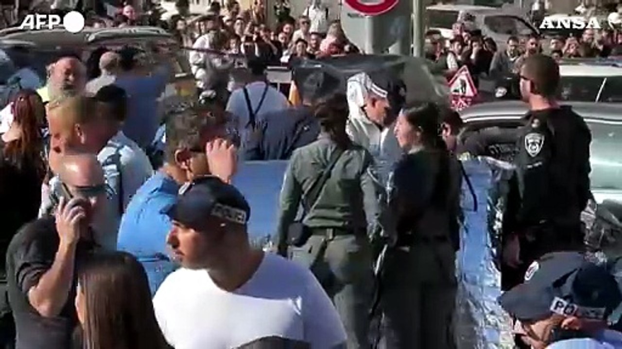 Un'auto travolge i passanti a Gerusalemme, cinque feriti