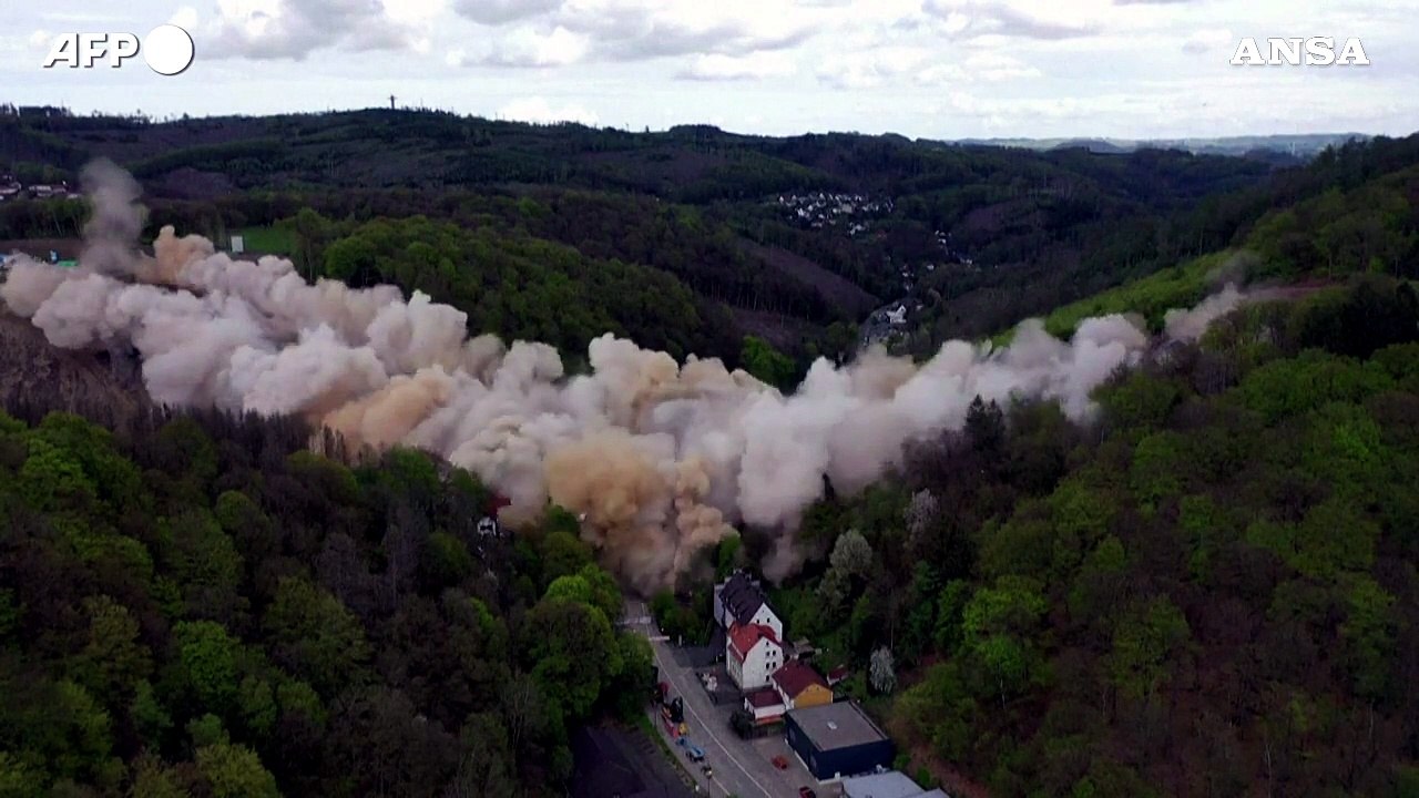 Germania, demolito un viadotto dell'autostrada A45