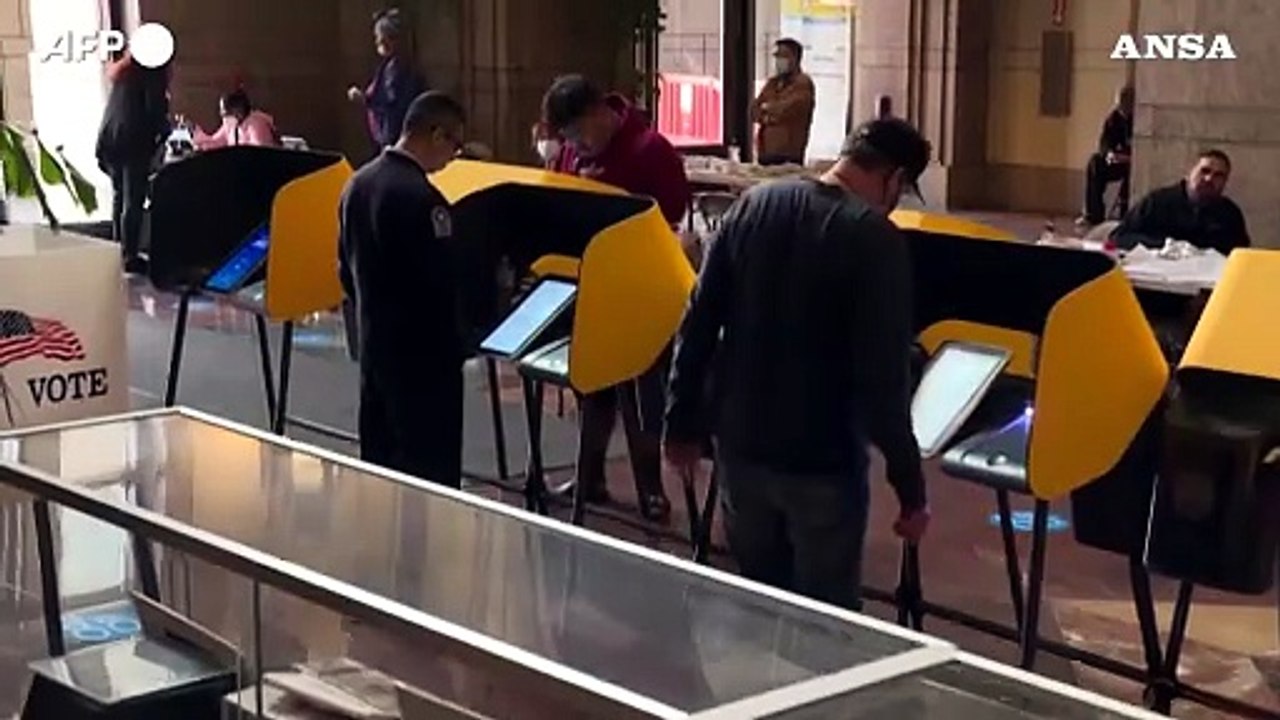 La camera Usa vota il suo piano, showdown sul debito