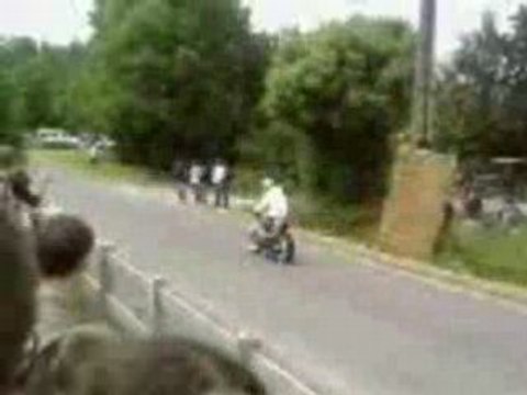 Fete de la moto stunt burn wheeling