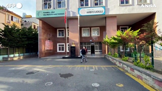 Elezioni parlamentari e presidenziali in Turchia, seggi aperti a Istanbul