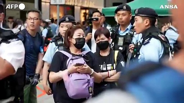 34esimo anniversario di Piazza Tienanmen, polizia Hong Kong arrestata la leader dell'opposizione Nonna Wong
