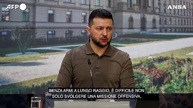 Ucraina, Zelensky: Senza armi a lungo raggio difficile anche difendersi