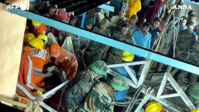 India, incendio in tempio indu'. Salito a 35 il numero delle vittime