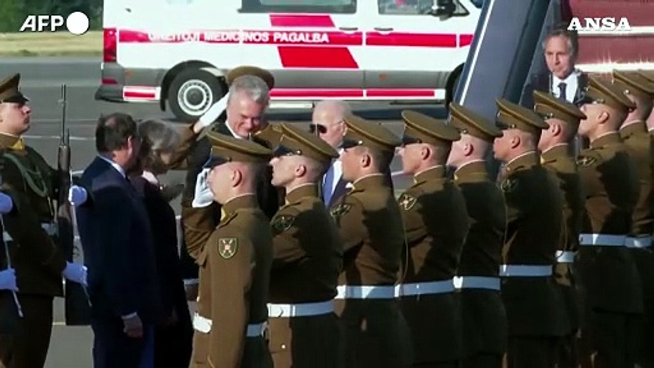 Lituania, Biden arriva a Vilnius per il vertice Nato