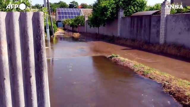 Ucraina, allagamenti a Kherson dopo il bombardamento della diga di Nova Kakhovka