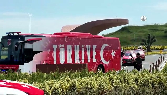 Dünya Kupası'nda mücadele edecek A Milli Futbol Takımı, ABD'ye gitti