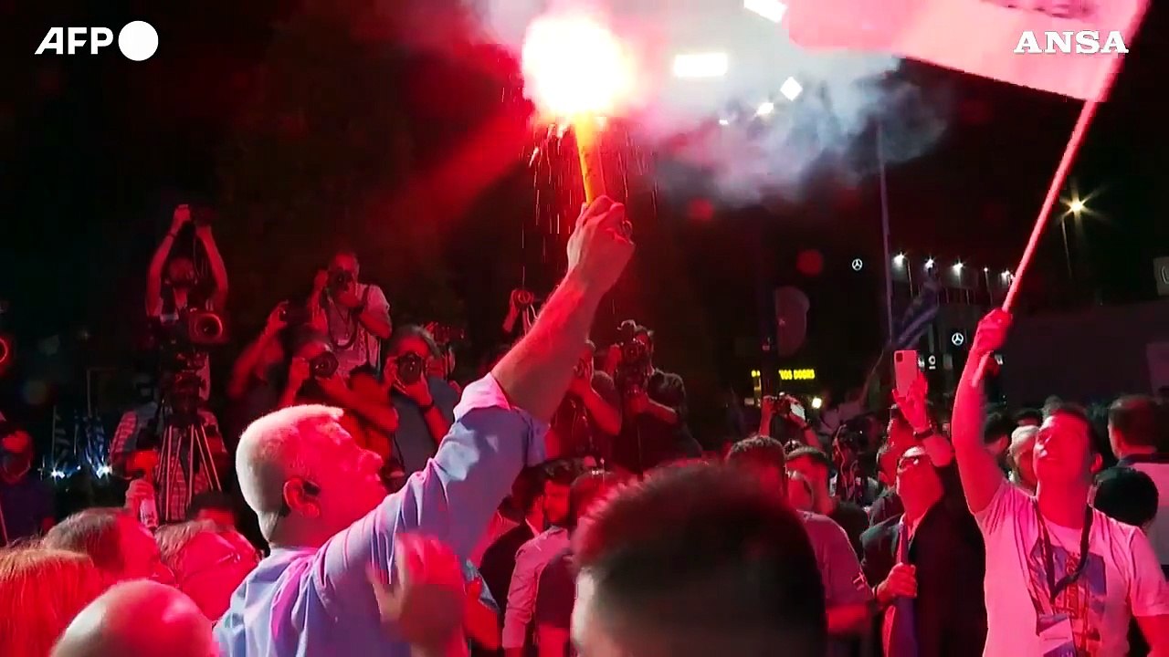 Grecia, festeggiamenti per le strade di Atene  per il trionfo elettorale di Mitsotakis