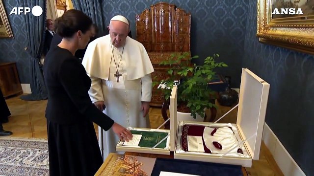 Papa in Ungheria, Francesco a colloquio con la presidente Novak