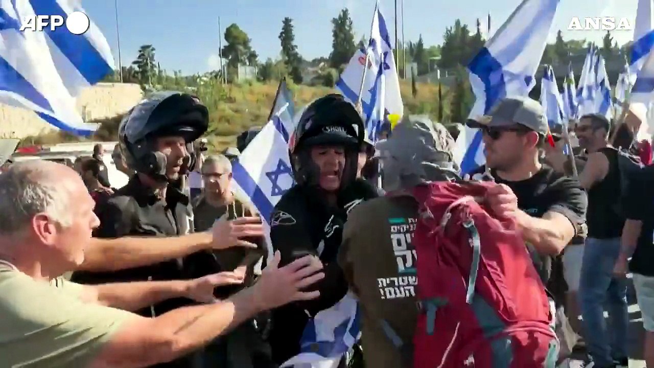 Israele, riforma giudiziaria: oppositori bloccano strada per Gerusalemme