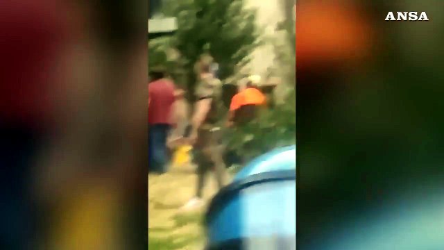 Bologna, scontri fra polizia e attivisti al parco don Bosco