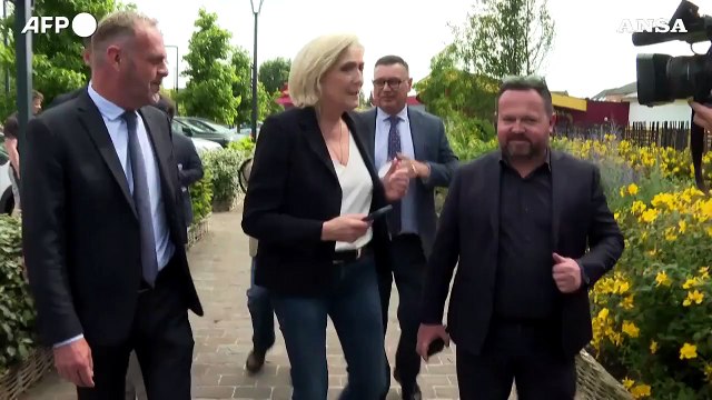 Francia, Marine Le Pen vota a Henin-Beaumont