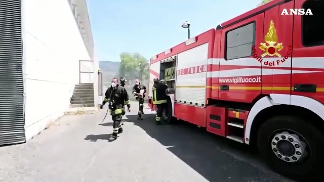 Sesto Fiorentino, incendio in un centro commerciale: nessun ferito