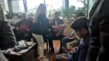 Özgür Özel: Ferdi Zeyrek için 'çarpıldı' diye karikatür çizen kadın, evimizde çikolata dağıttı! İşte o anlar