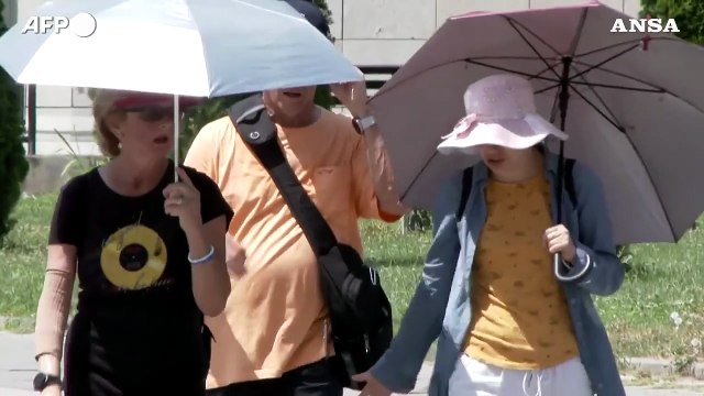 L'ondata di caldo colpisce la Macedonia del Nord, a Skopje e' caccia al refrigerio
