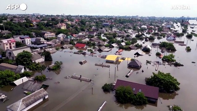 Ucraina, diga Kakhovka: gli allagamenti a Kherson visti dall'alto
