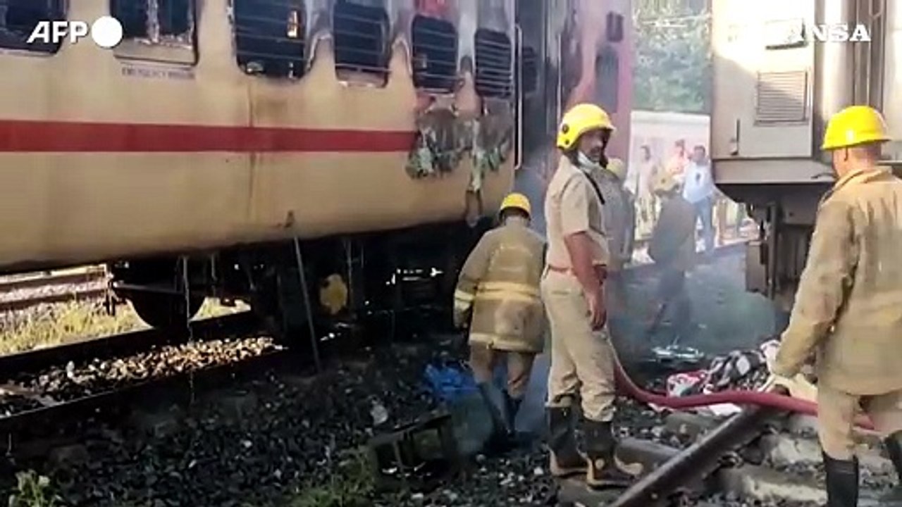 India, bombola di gas esplode su un treno: almeno 9 morti