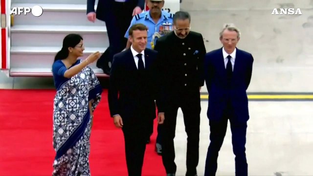 Macron al G20, l'arrivo del presidente francese a New Delhi per il summit