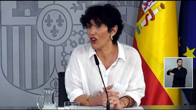 El Gobierno ataca a Ayuso desde el Consejo de Ministros con la regularización de inmigrantes y su visita al Papa