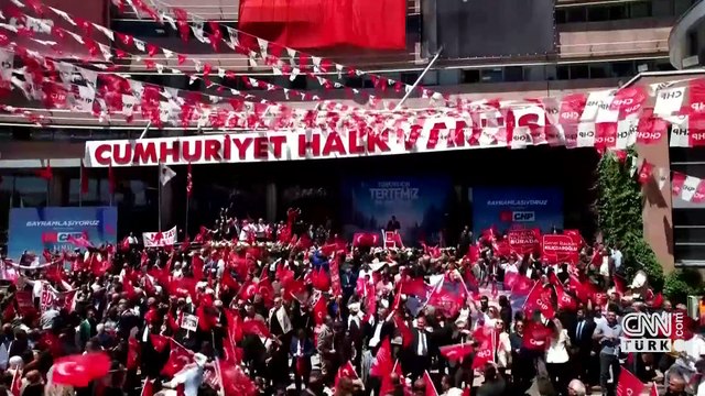 Özgür Özel kürsüye çıktı! 'Özgür başkan ve hain Kemal' sloganları atıldı