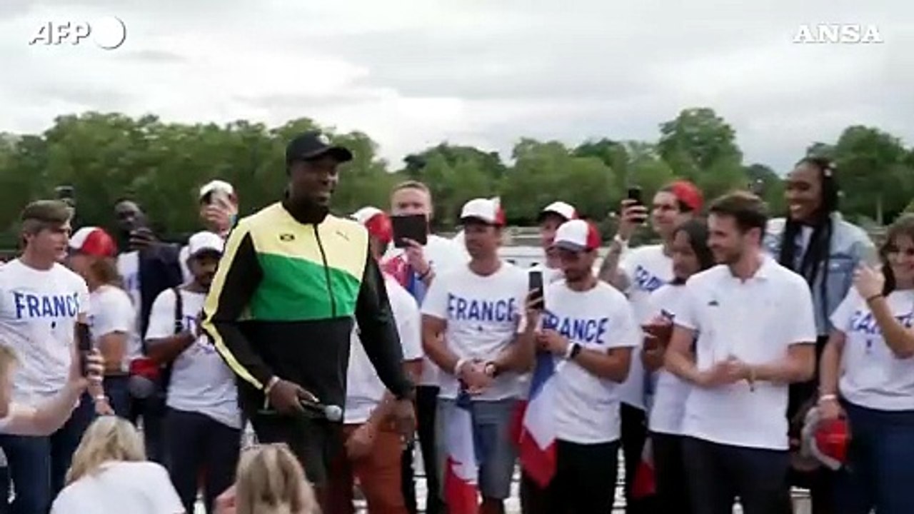 Parigi 2024, ecco la torcia olimpica: anche Bolt alla presentazione