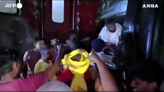 Treno deraglia in India, almeno 4 morti e 50 feriti