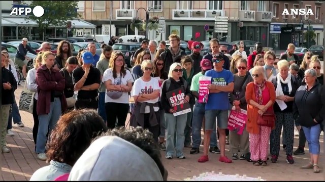 Migranti, naufragio nella Manica: Calais rende omaggio alle sei vittime