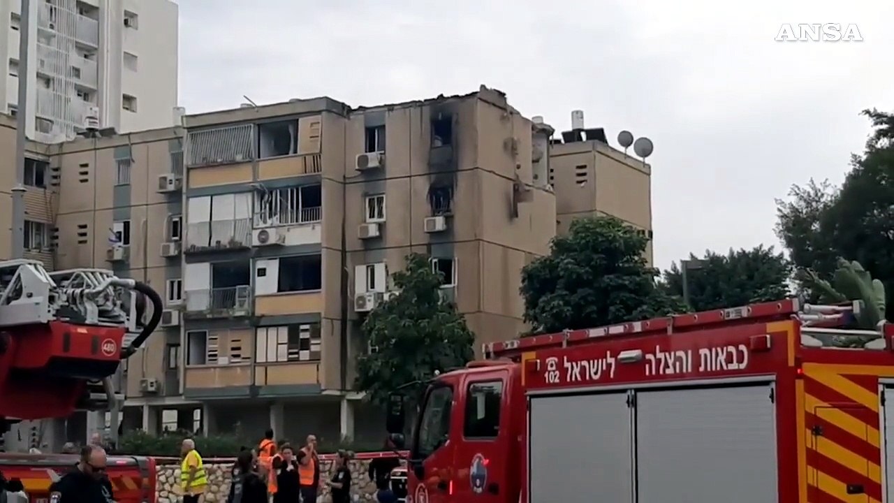 Colpito edificio a Tel Aviv, almeno tre feriti