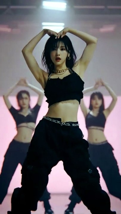 AI ne Jennie ka ye step copy kiya 😱 1% Galti Pakad Lo