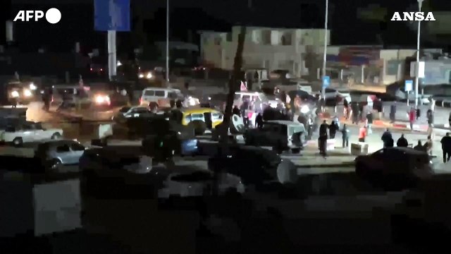 Hamas consegna ostaggi alla Croce Rossa