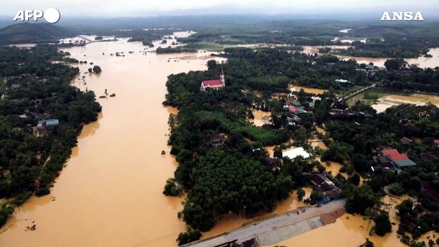 Vietnam, tre morti per piogge e inondazioni nel centronord del Paese