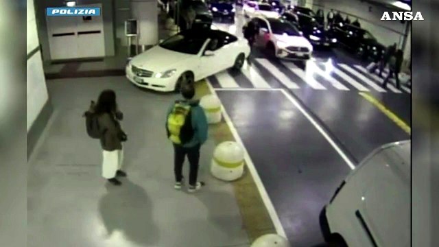 Bologna, investe guardia giurata che lo rimprovera: arrestato