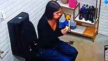 El video que encendió las alarmas en Gran Hermano 2026 una participante comiendo a escondidas en el inodoro