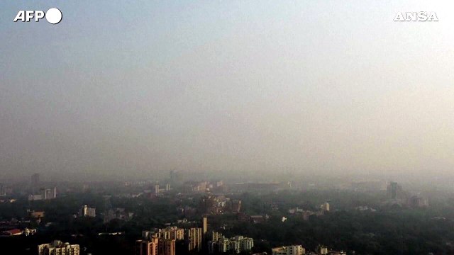 India, a Nuova Delhi inquinamento alle stelle: lo smog persiste, scuole chiuse